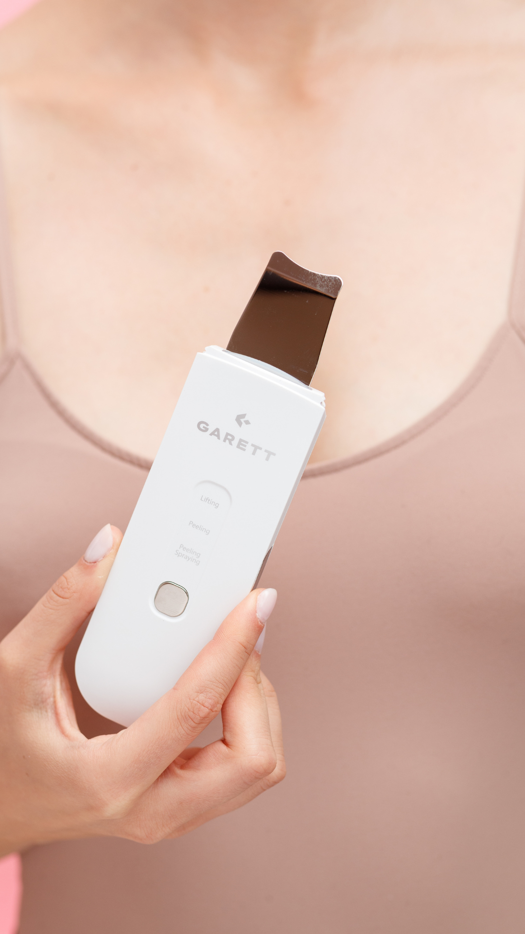 Brosse nettoyante sonique : faut-il vraiment s'en servir tous les jours ?