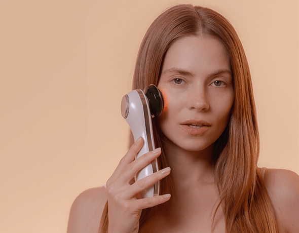 Radiofréquence à la maison : ce qu'elle fait vraiment sur la peau